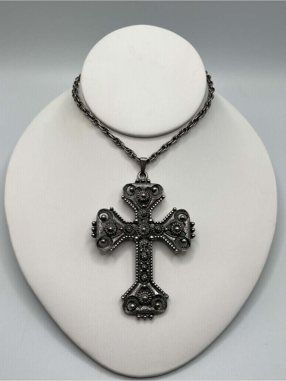 Sarah Coventry Limited Edition Silver Tone Cross Necklace 70s Statement